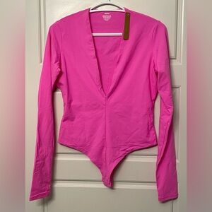 NWT SKIMS Fits Everyone Deep V-Neck Bodysuit